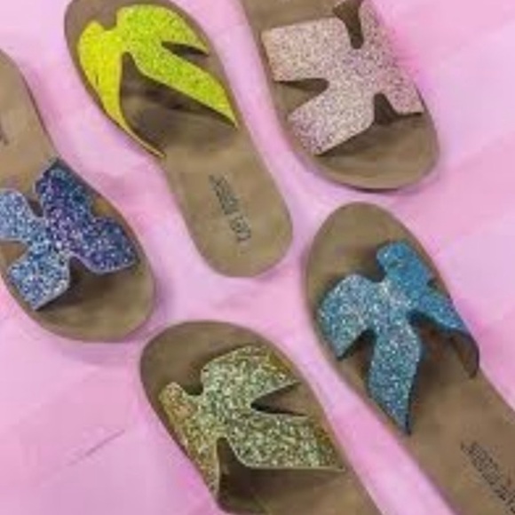 CAPE ROBBIN GOLD BLAZING STAR GLITTER SLIDE FLAT FLEXIBLE SOLE COMFORT SANDALS - Picture 2 of 3